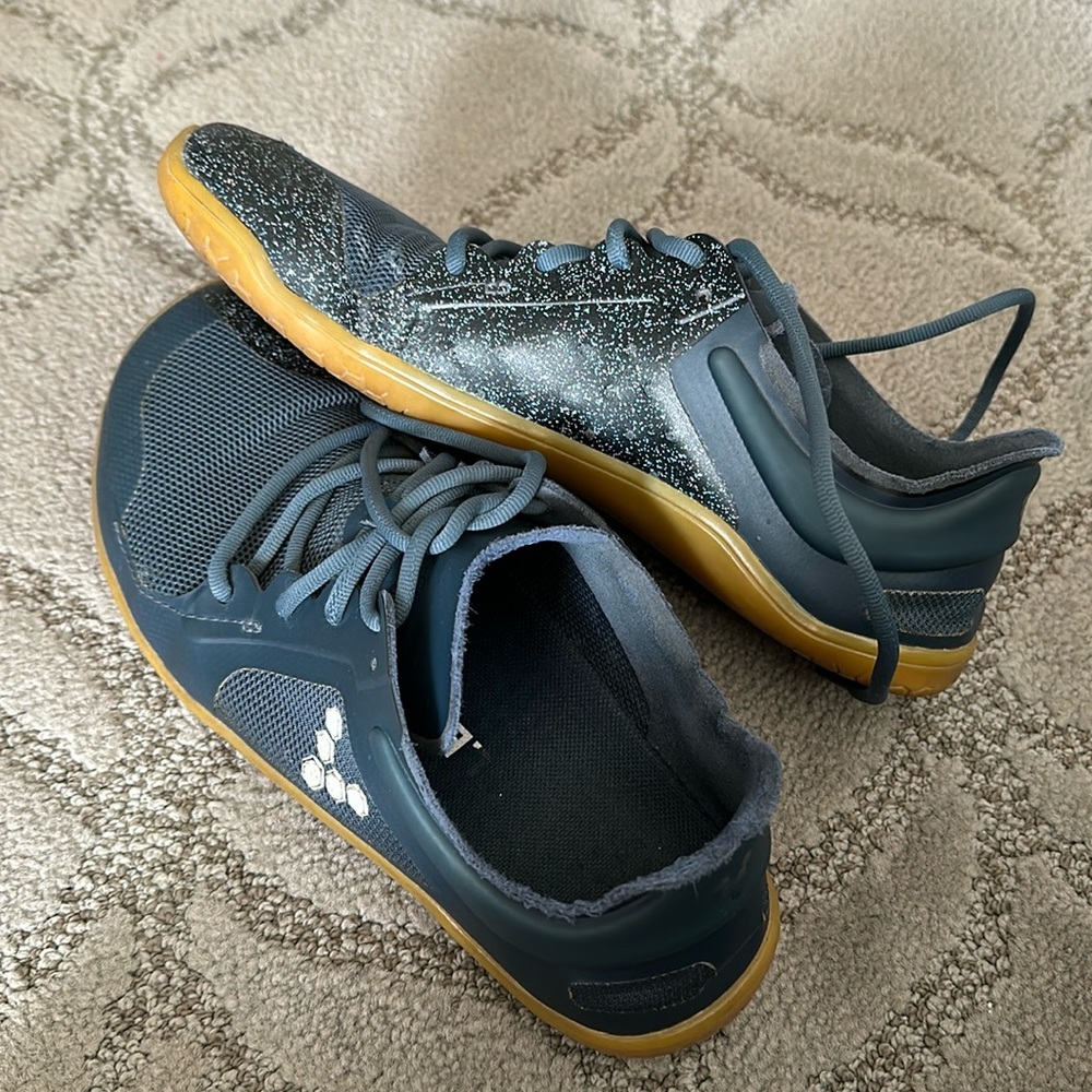 Vivobarefoot size 39